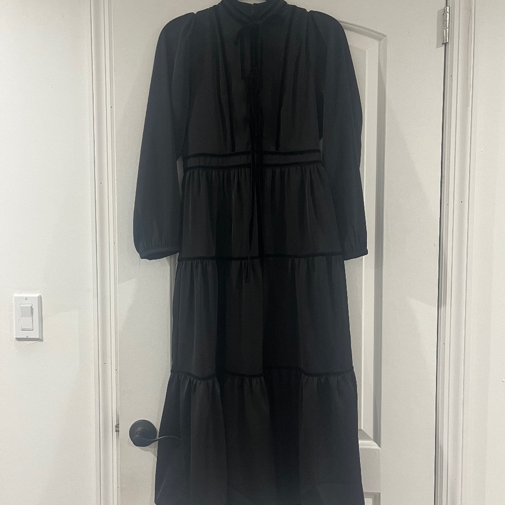 ELLE OH ELLE NWOT Womens satin black dress with velvet piping